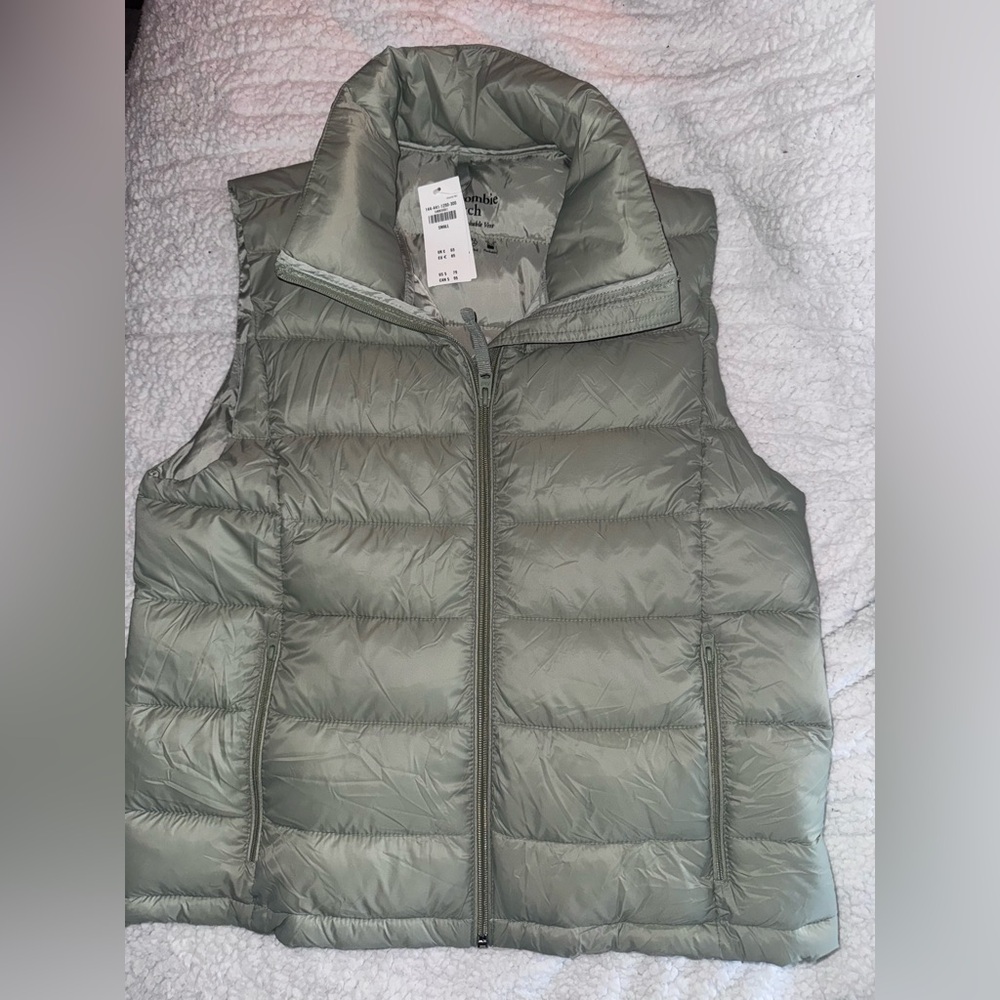 NWT Abercrombie & Fitch Lightweight Vest